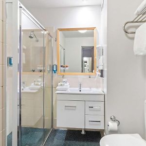 Standard room Queen Single Beds